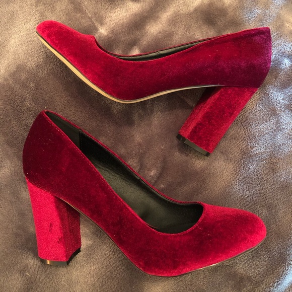 Shoes - Madden Girl Velvet Heels 7.5